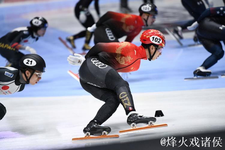 短道世巡赛-中国队头名晋级男子5000米接力半决赛